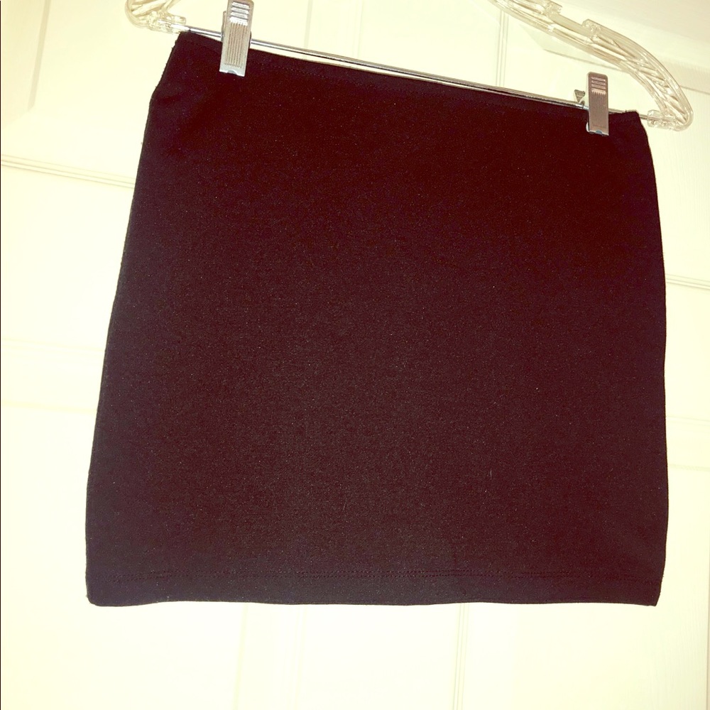 🔥Ambiance apparel Black Mini Short Stretch Size S